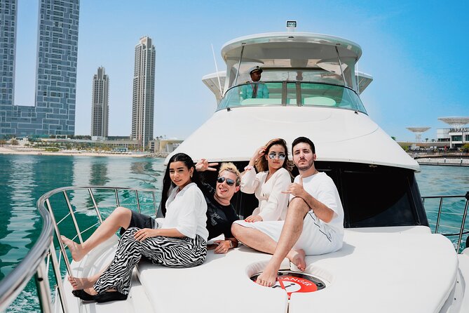 Dubai Marina 1hr Yacht tour with Drinks - Bluewater Island and the Ferris wheel moment you will want a photo of