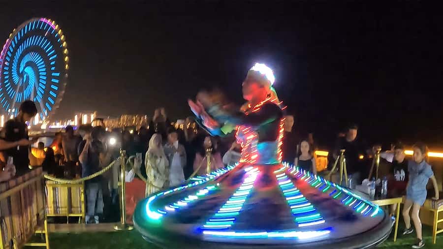 Dubai Marina: Dinner Cruise in a Traditional Boat - Alcohol Options: How to Decide Between Soft Drinks and an Open Bar