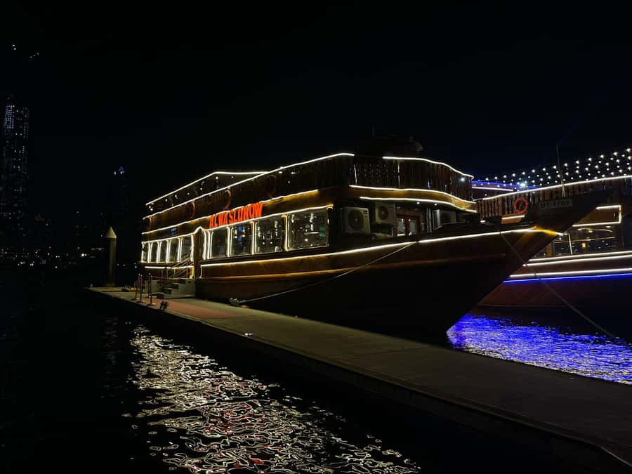 Dubai Marina Dinner Cruise with Live Entertainment(Al Wasl) - Should You Book the Al Wasl Dhow Cruise Marina?