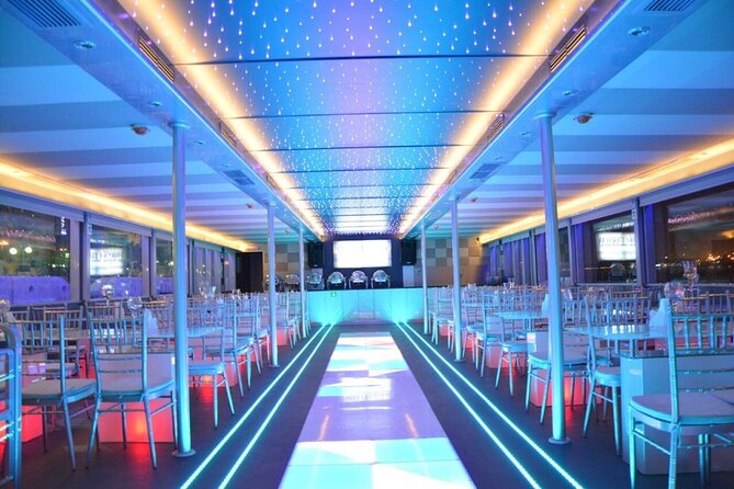 Dubai Marina Dinner Cruise with Live Shows - Welcome Drinks and Drink Expectations