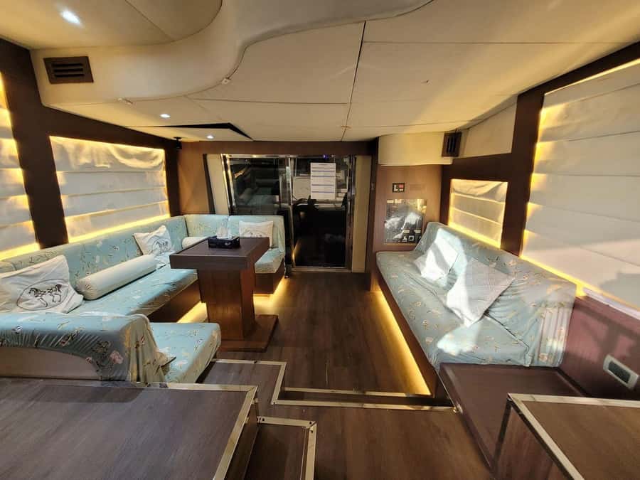 Dubai Marina luxury Yacht Tour: AinDubai,JBR &Harbour(1Hour) - A 1-Hour Yacht Tour That Actually Fits a Busy Day