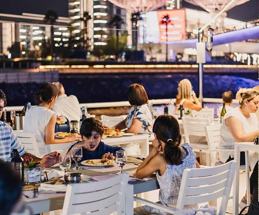 Dubai: Marina Premium Dinner Cruise with Unlimited Drinks - Setting Sail in Dubai Marina, and How the 1.5 Hours Works
