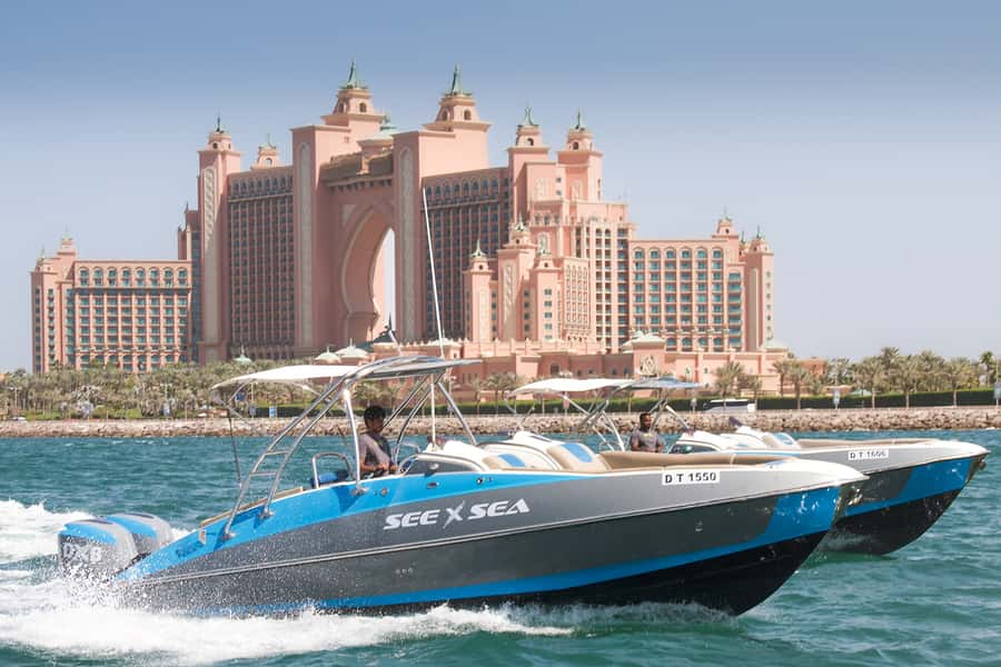 Dubai: Marina Private Boat Tour & Palm Jumeirah Sightseeing - The photo moment system (how you get better pictures)