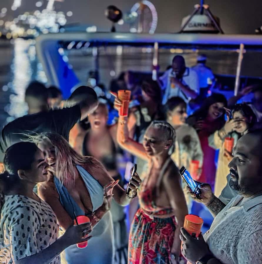 Dubai: Marina Yacht Party with BBQ, Unlimited Drinks and DJ - Key things to know before you go