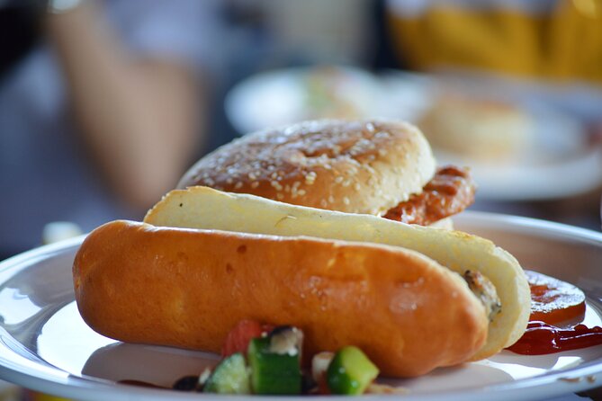 Dubai Marina Yacht Tour with Optional Breakfast or BBQ - FAQ