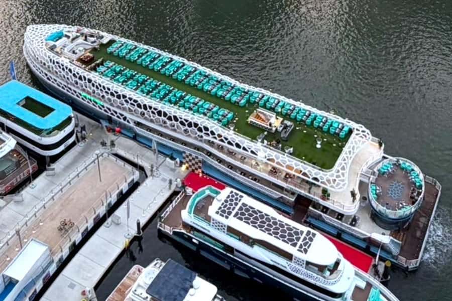 Dubai: Mega Yacht Dinner Cruise with Buffet - Who Should Book This Cruise (And Who Might Skip It)
