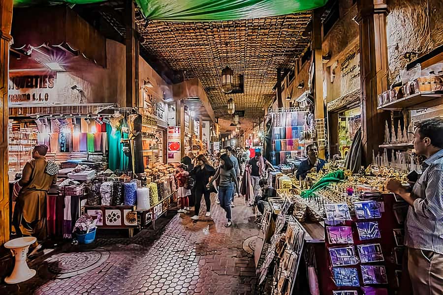 Dubai: Old to New Dubai Private Half-Day Sightseeing Tour - Madinat Jumeira and Qasr Al Jumeirah area: details you might miss alone