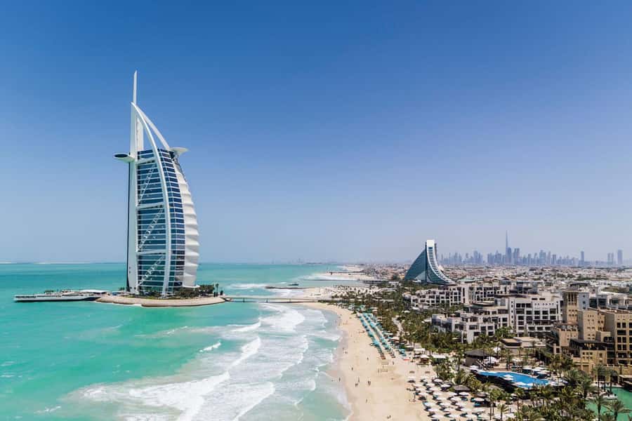 Dubai: Old to New Dubai Private Half-Day Sightseeing Tour - Private pickup in an air-conditioned car (and how customization feels)