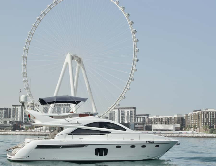 Dubai: Palm Jumeirah luxury private yacht Tour - The route highlights: JBR, Dubai Eye, skyline, and the hotel zone