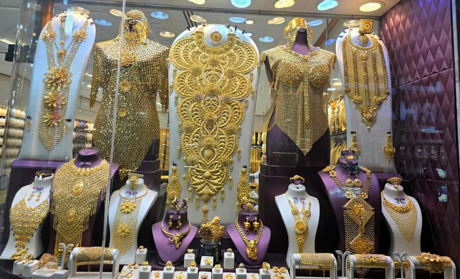 Dubai: Premium Old Town, Street Food, Souks & Boat Ride Tour - Souq Al Kabeer: where your shopping brain gets a workout
