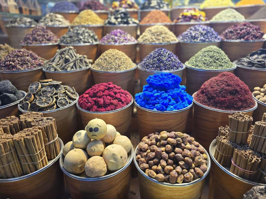 Dubai: Premium Old Town, Street Food, Souks & Boat Ride Tour - Gold Souk: what to notice so it feels like more than window shopping