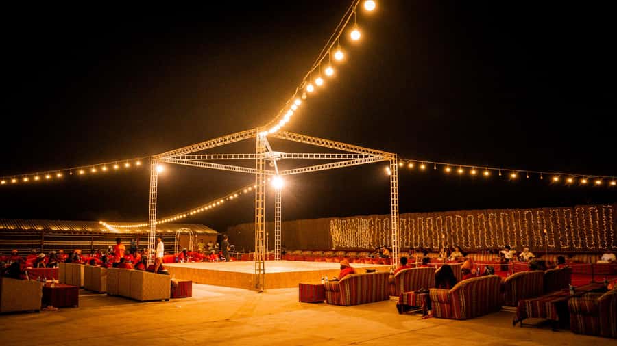 Dubai: Premium Red Dune Safari with Sandboarding & BBQ - Live shows plus BBQ buffet dinner, the part you should plan around