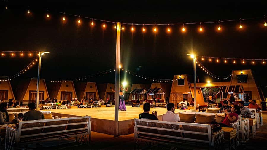 Dubai: Premium Red Dune Safari with Sandboarding & BBQ - Should you book this Red Dune safari?