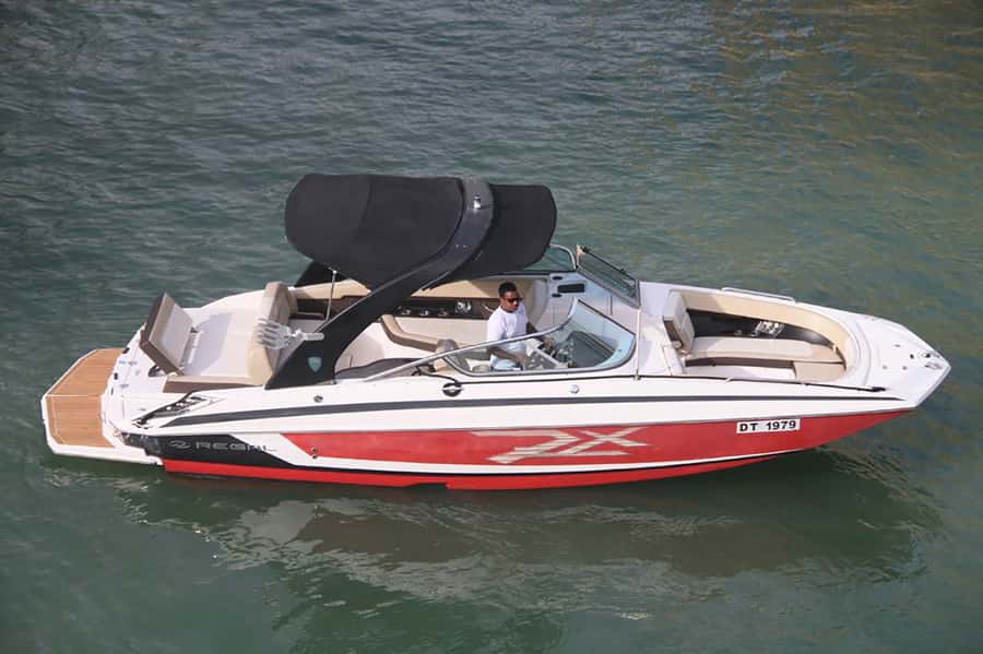 Dubai: Private Creek Harbour and Water Canal Cruise - The On-Board Pace: A Short Stop for Photos