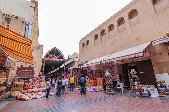 Dubai Private Layover, Stopover and Transit Tour at flexible time - Jumeirah Mosque and the neighborhoods people actually live in