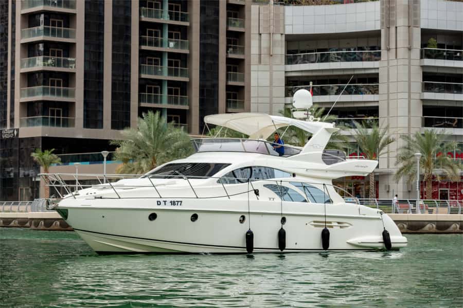 Dubai: Private Luxury Yacht Cruise for up to 20 People - Dubai Harbour and Burj Al Arab for the big finale
