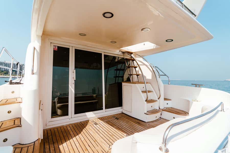 Dubai: Private Luxury Yacht Tour on a 50-Foot Yacht - When to Go: Why Sunset and Night Lights Often Win