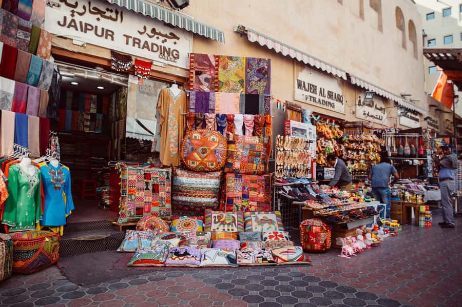 Dubai: Private Tour with Locals – Highlights & Hidden Gems - Transportation Included, But No Hotel Pickup