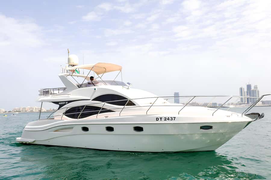 Dubai: Private Yacht Tour Experience with Soft Drinks - Key highlights to know before you book