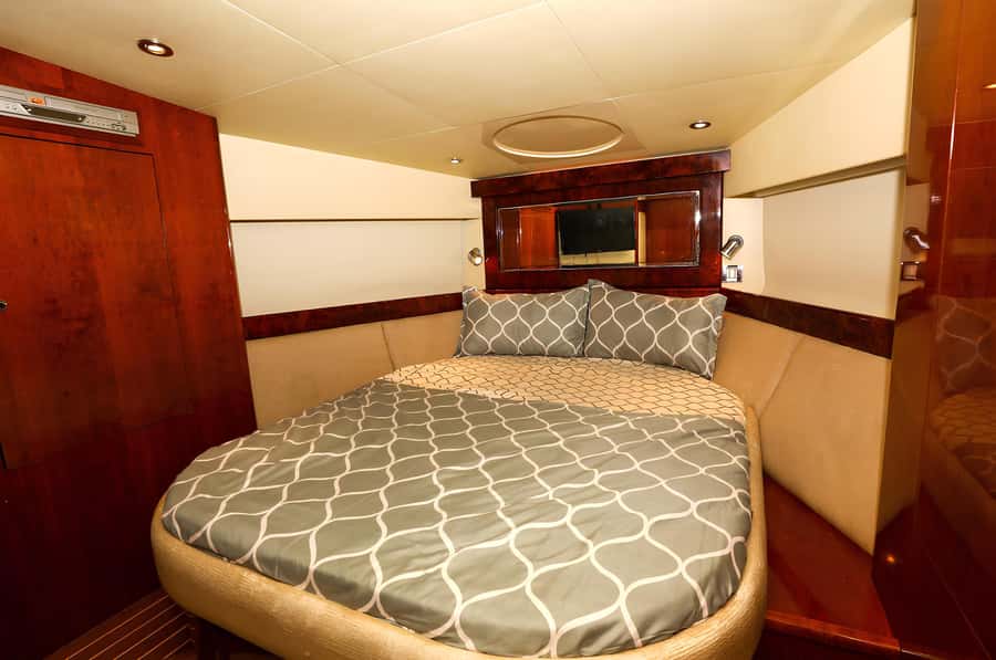 Dubai: Private Yacht Tour Experience with Soft Drinks - Who this yacht tour fits best, birthdays, families, and up to 13 people