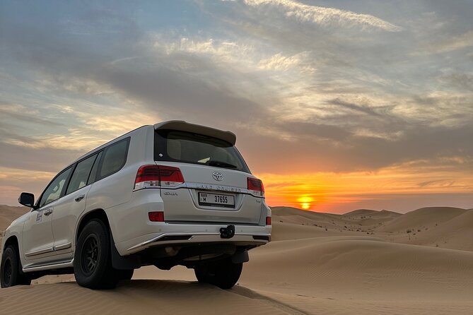 Dubai: Red Dunes, Sandsurf, Camel Ride, BBQ Dinner at Desert Camp - Key moments worth your attention