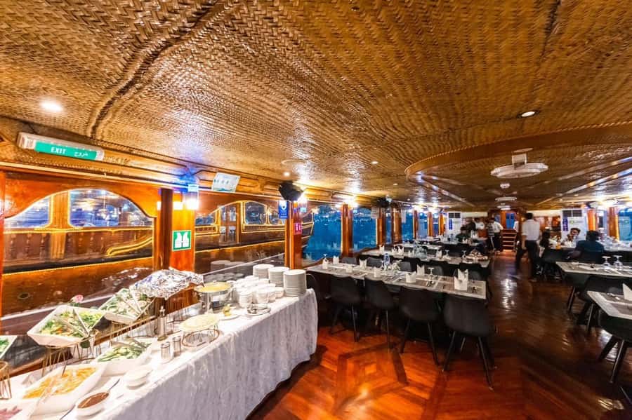 Dubai: Scenic Dhow Cruise with Buffet Dinner and Live Shows - Why a Dubai Dhow Dinner Cruise Feels More Like the City