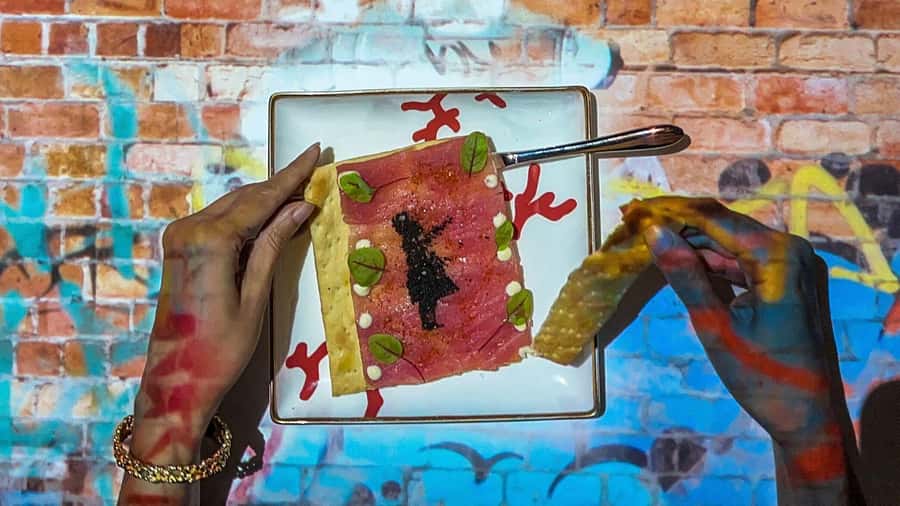Dubai: Seven Paintings Immersive Dining Show Tickets - Price and value in Dubai: what you’re paying for