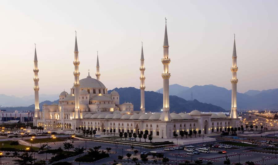 Dubai: Sheikh Zayed Mosque, Fujairah and Khorfakkan Tour - Fujairah Museum: Antique Weapons and Real Local Texture