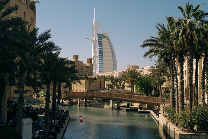 Dubai Sightseeing Day Trip from Abu Dhabi - Atlantis photo stop at Palm: worth it for the quick wow