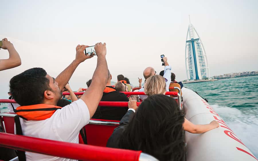 Dubai: Sightseeing Speedboat Tour with Live Tour Guide - Key things I’d bet you’ll care about