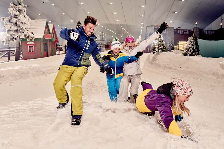 Dubai: Ski Dubai Snow Park Classic Pass - Cold-weather reality check: gear works, but bring your own warmth
