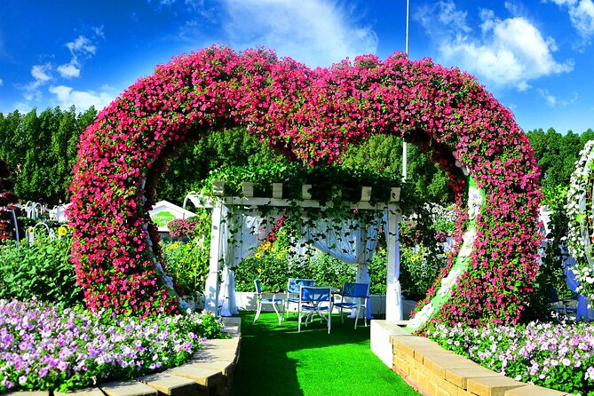 Dubai: Skip-The-Line Ticket to Dubai Miracle Garden - First Stop: Lake Park and the Water-Reflection Photo Zone