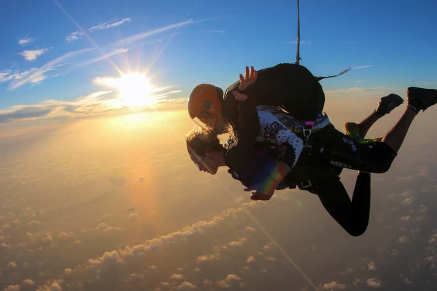 Dubai: Skydive at The Palm with Photos, Video & Yacht Tour - Freefall details: speed, timing, and what your body actually does
