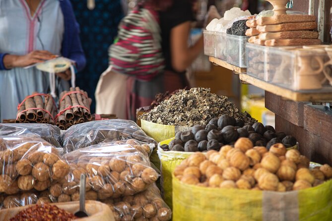 Dubai Souks, Food & Culture Walking Tour - The creek crossing that turns the map into a story