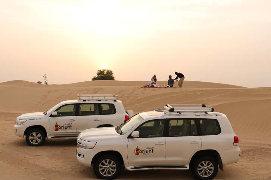 Dubai: Sunrise Desert Jeep Safari with Wildlife Experience - Breakfast in the Desert: Arabian-Style Seating and Real Fuel
