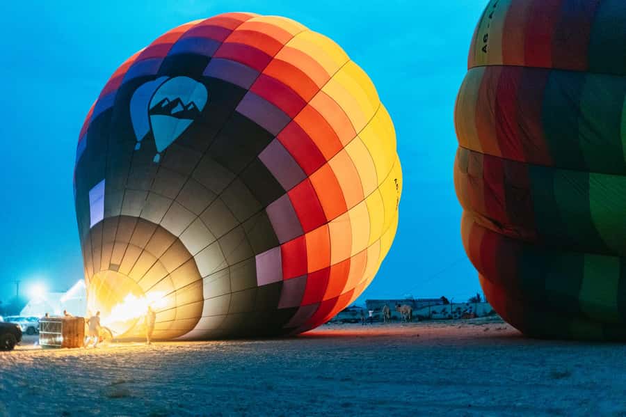 Dubai: Sunrise Hot Air Balloon Tour Over the Desert - The Crew and Safety: Why This Tour Gets High Marks
