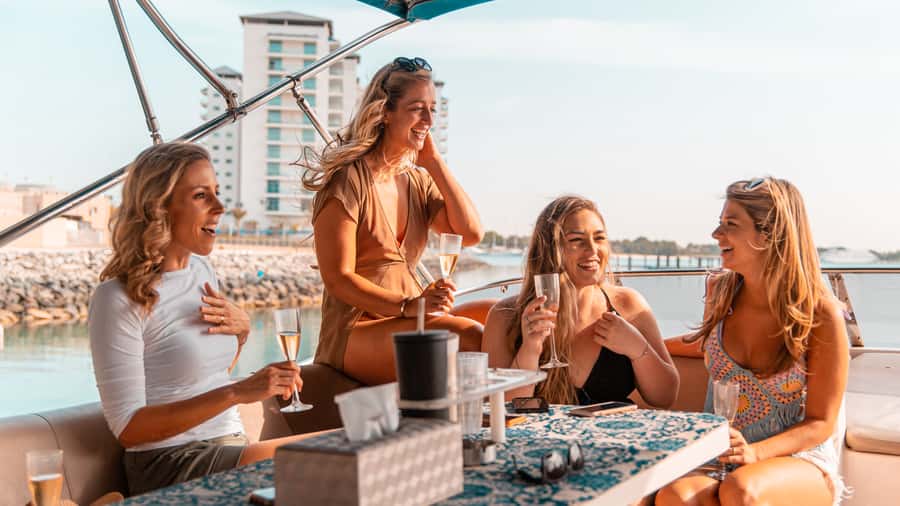 Dubai: Sunset & Night Cruise with Bites and Drinks - What you actually get to eat and drink