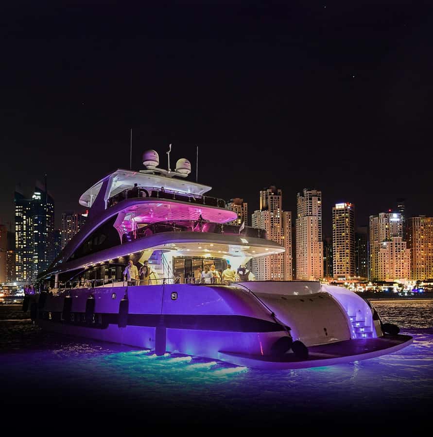 Dubai: Superyacht Experience with Party & Live DJ - The 9 PM Boarding Mood in Dubai Harbour