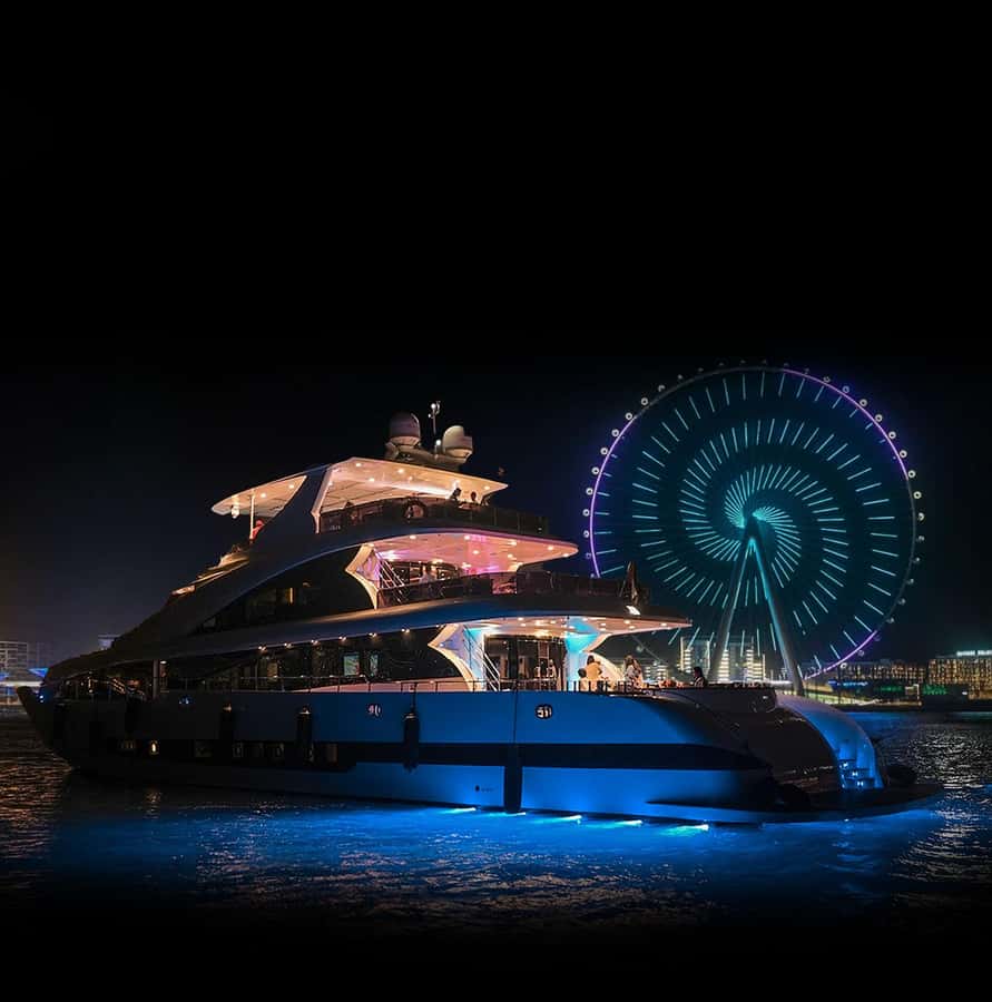 Dubai: Superyacht Experience with Party & Live DJ - Dinner and the Live Pasta Station, Hot Food During the Party