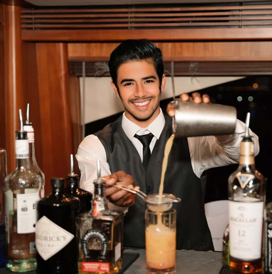 Dubai: Superyacht Experience with Party & Live DJ - Live DJ, Multiple Levels, and the Music Reality Check
