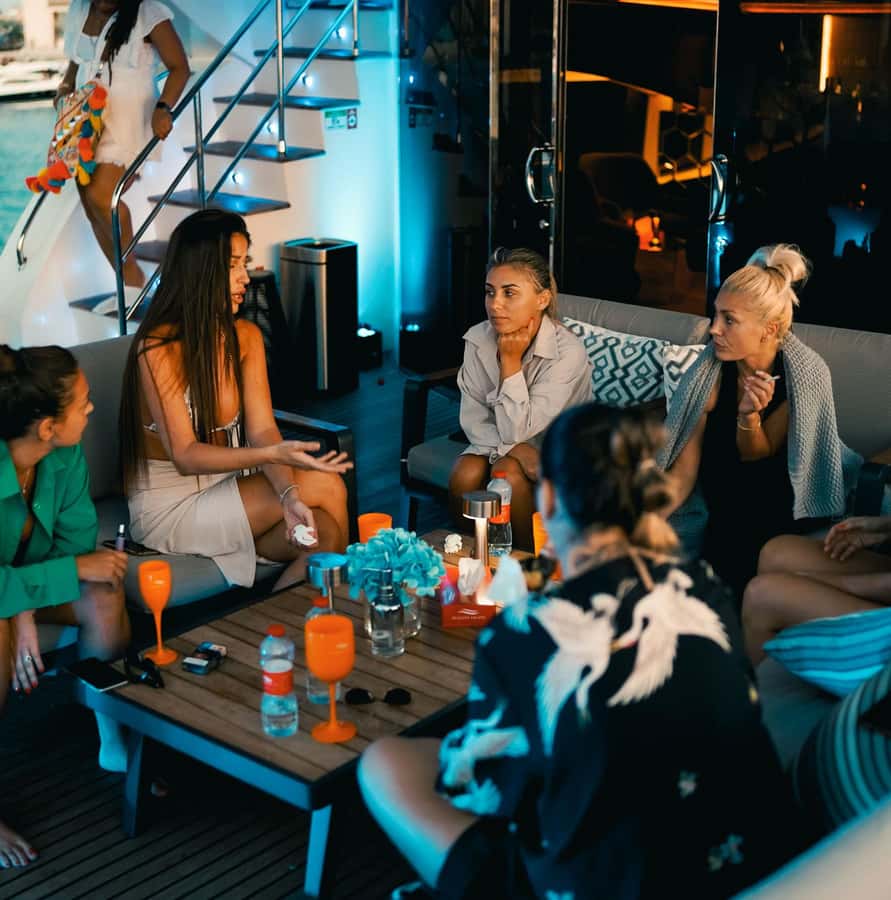 Dubai: Superyacht Experience with Party & Live DJ - Comfort on Deck: Shoes, Wind, and Where to Hang Out