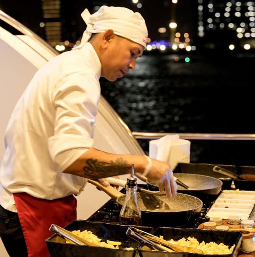 Dubai: Superyacht Experience with Party & Live DJ - Price and Value: Why This Often Feels Like a Deal
