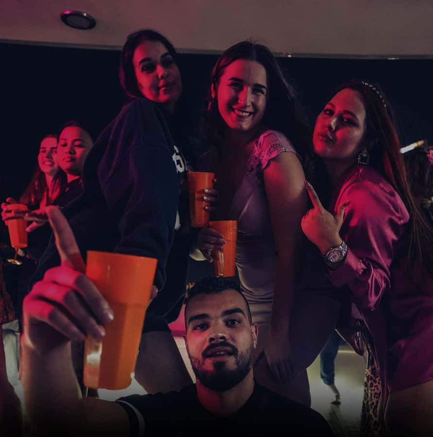Dubai: Superyacht Experience with Party & Live DJ - Your Drink Menu: Unlimited, But Know the Boundaries