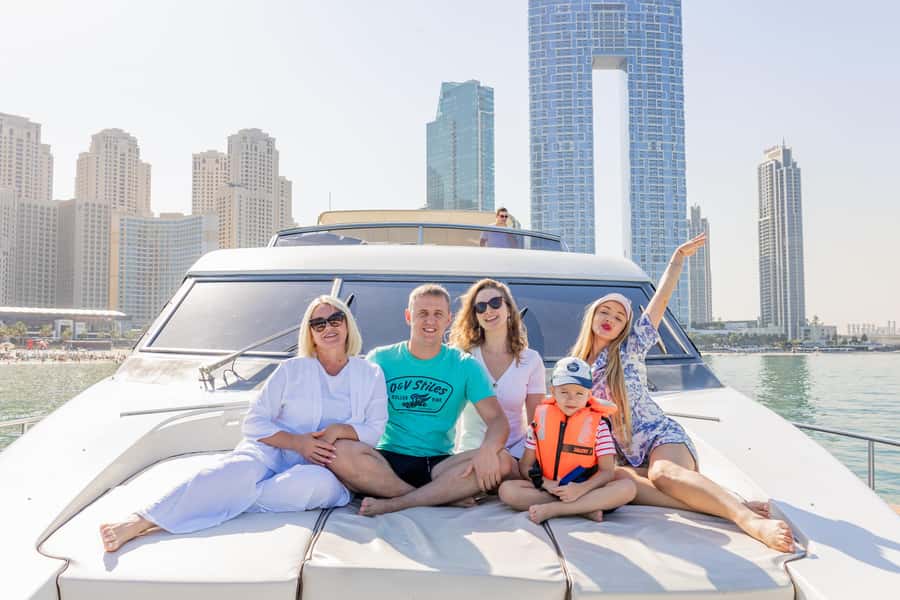 Dubai: The Luxury Yacht Tour with Live BBQ Option - What you actually see on the water, from Bluewater to Burj Al Arab