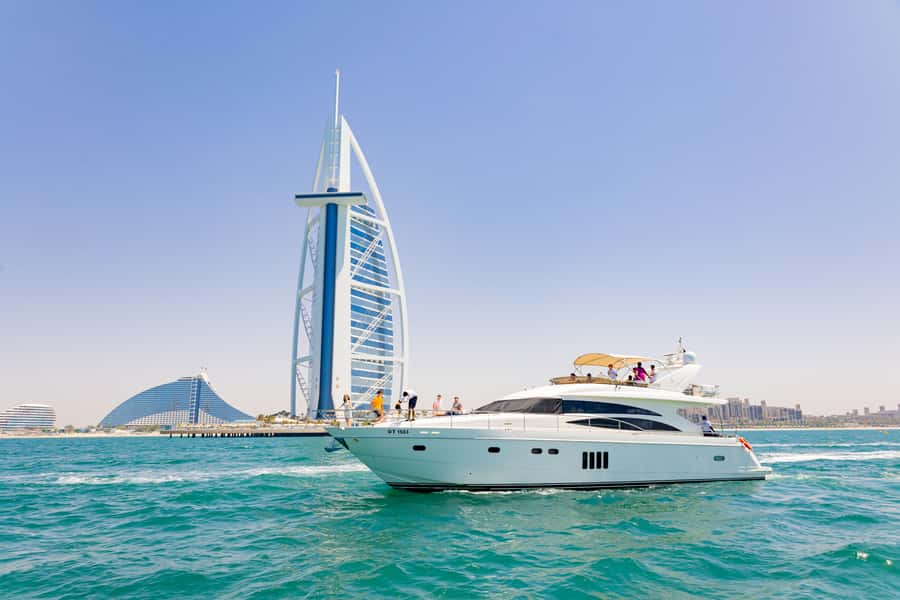 Dubai: The Luxury Yacht Tour with Live BBQ Option - BBQ and drinks onboard, what you get and what to expect