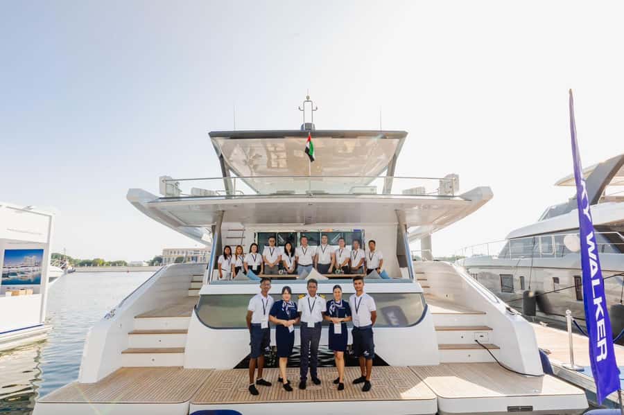 Dubai: The Luxury Yacht Tour with Live BBQ Option - Your best route choice, 1 hour vs 2 vs 3 hours