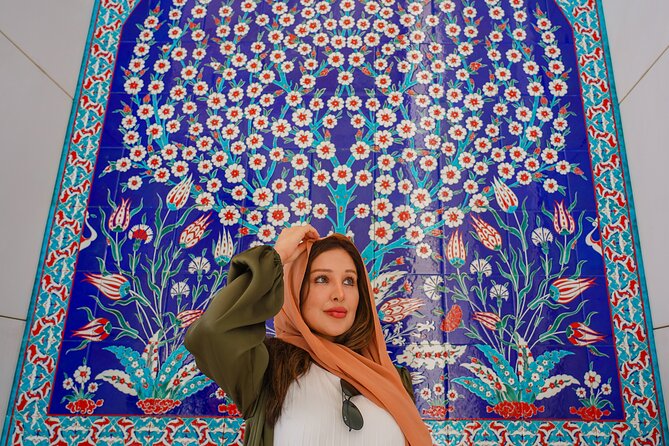 Dubai To Abu Dhabi: Grand Mosque, Royal Palace & Etihad Towers - Entering Sheikh Zayed Grand Mosque: strict dress code, plus what to notice