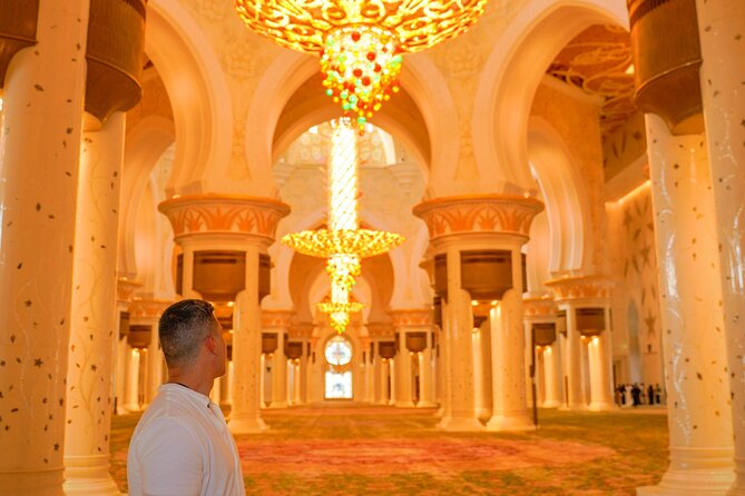 Dubai To Abu Dhabi: Grand Mosque, Royal Palace & Etihad Towers - Abu Dhabi Corniche drive: Gulf views and a mental breather