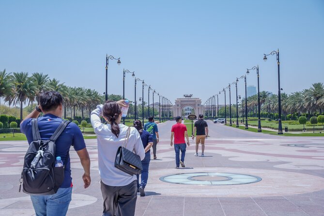 Dubai: Top 15 Must-See Dubai Sightseeing Tour in SUV/MPV - Pickup and the small-group feel, plus what good guiding looks like