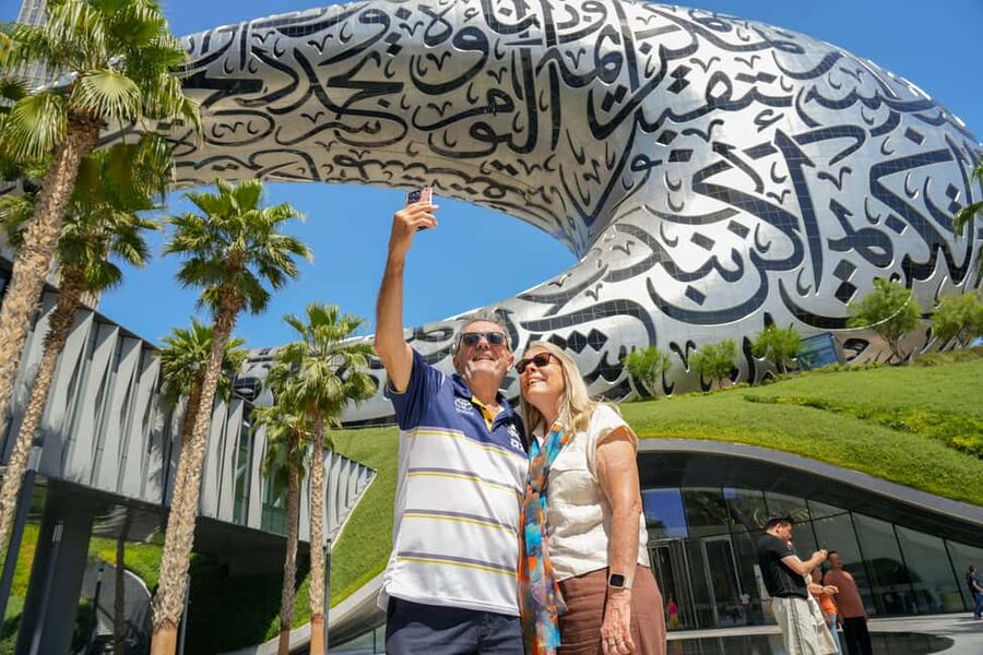 Dubai Top Highlights: Frame Entry, Souks, Abra & Street Food - Palm Jumeirah drive-through: the famous island, up close from the van
